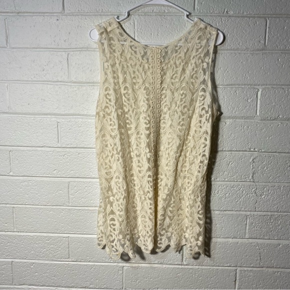 Capri Sioni Embroidered Mesh Tank L with Slit Halfway Up the Back Beige Large - Picture 3 of 13